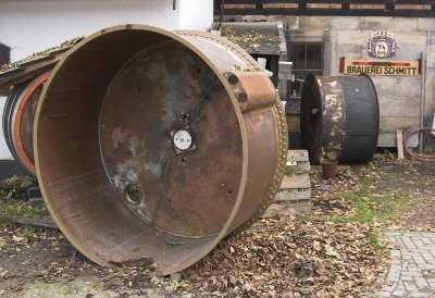 File:Singen Laeuterbottich.jpg