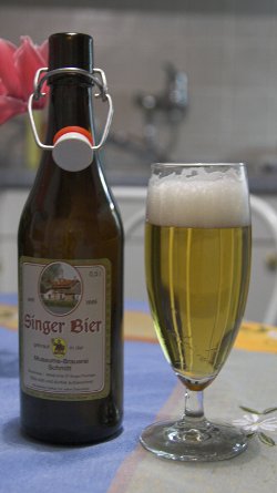 File:Singer Pilsner.jpg
